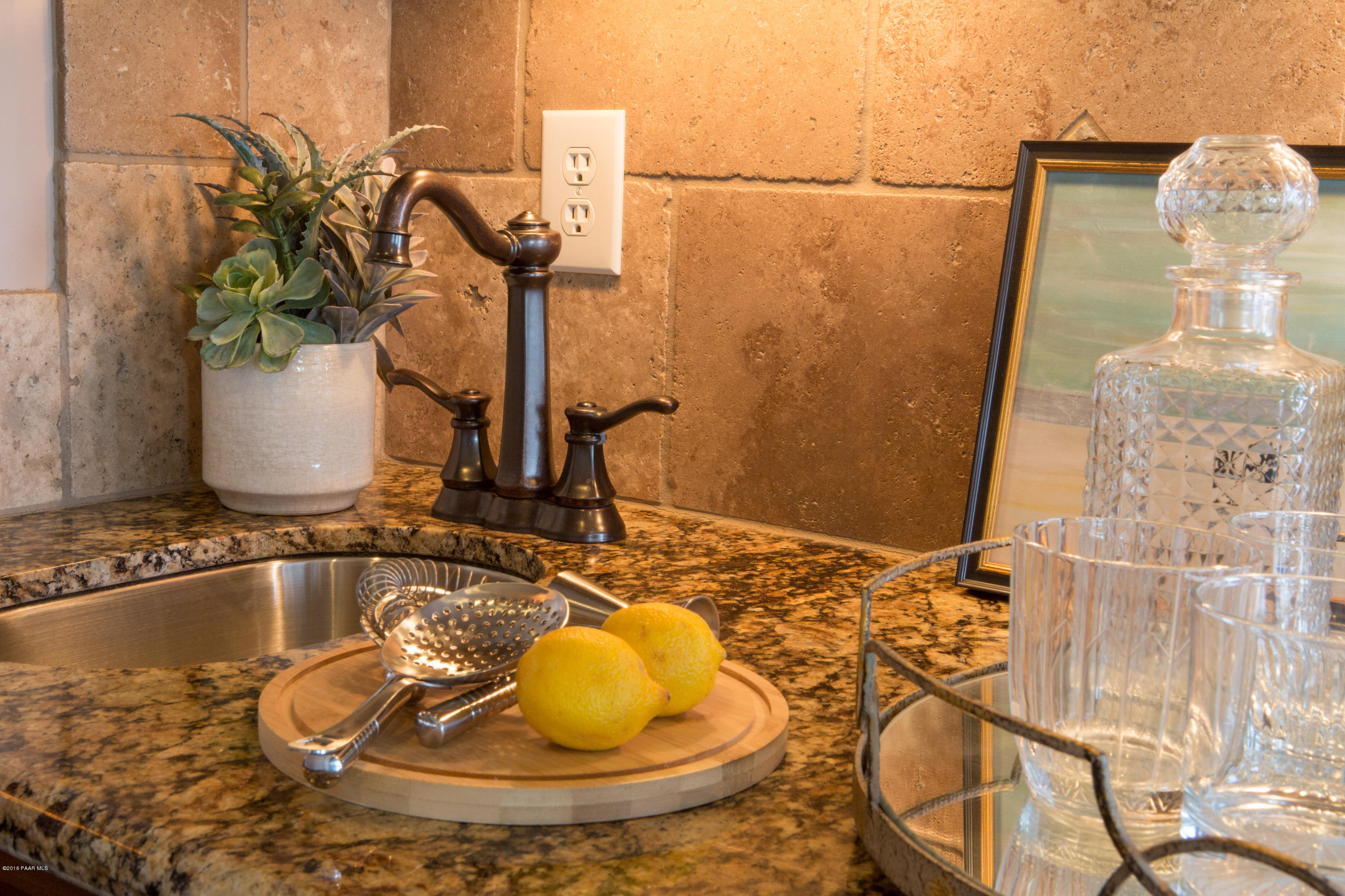 2188 Forest Mountain Road Prescott, AZ 86303 - Photo 9 of 51 Close up detail- Bar