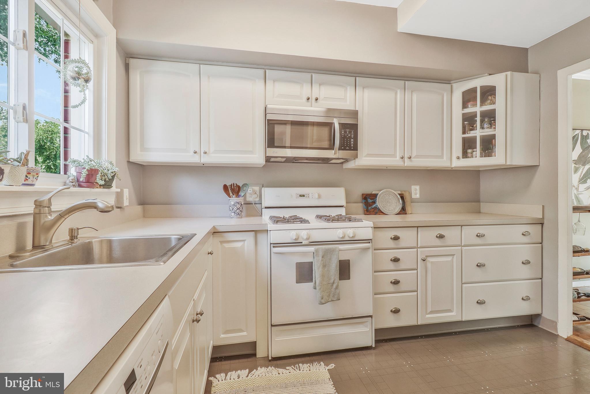 1632 Ripon Place Alexandria, VA 22302 - Photo 7 of 27