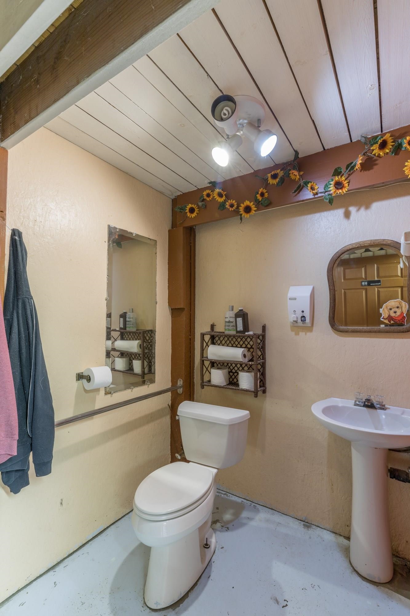 2704 North Colville Road Spokane, WA 99224 - Photo 7 of 37