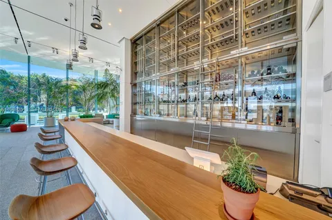 $4,850,000 | 8701 Collins Avenue, Unit 606, Miami Beach, FL 33154