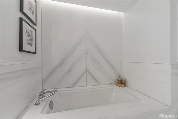 $15,000 | 875 California Street, Unit 202, San Francisco, CA 94108