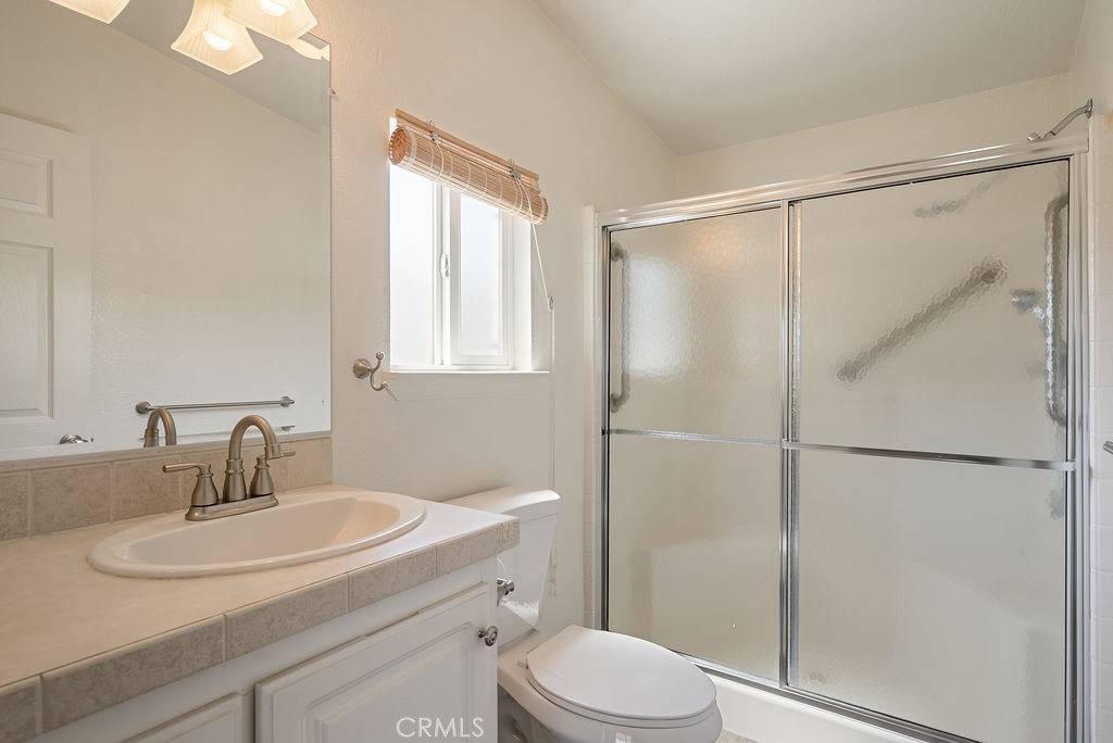 840 East Foothill, Unit 84 Azusa, CA 91702 - Photo 31 of 47 Primary Bathroom