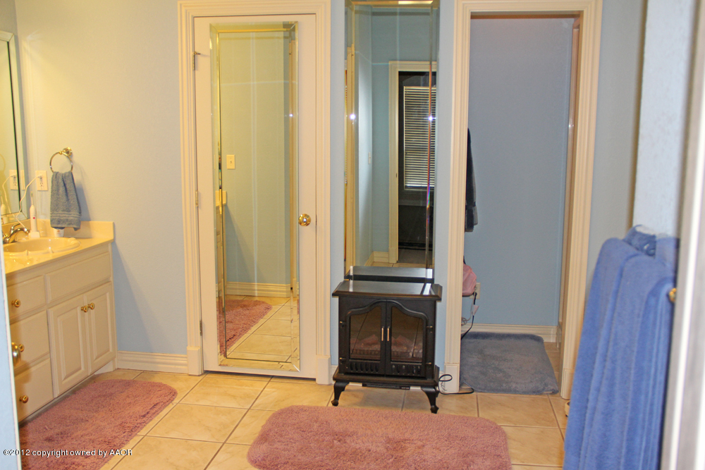 16305 Prairie Garden Road Canyon, TX 79015 - Photo 17 of 31 Master Bathroom