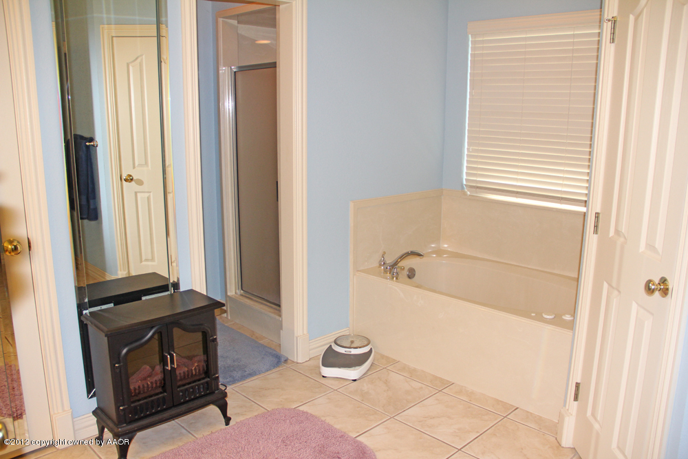 16305 Prairie Garden Road Canyon, TX 79015 - Photo 18 of 31 Master Bathroom
