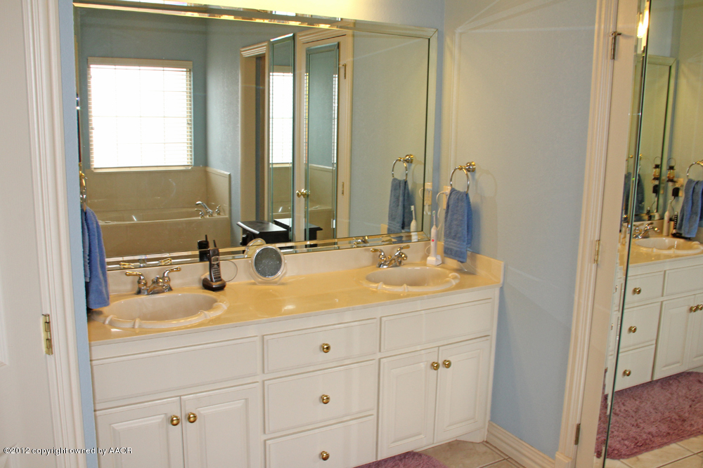 16305 Prairie Garden Road Canyon, TX 79015 - Photo 19 of 31 Master Bathroom