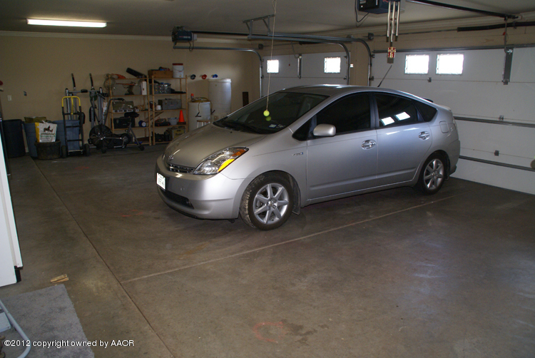 16305 Prairie Garden Road Canyon, TX 79015 - Photo 27 of 31 Garage
