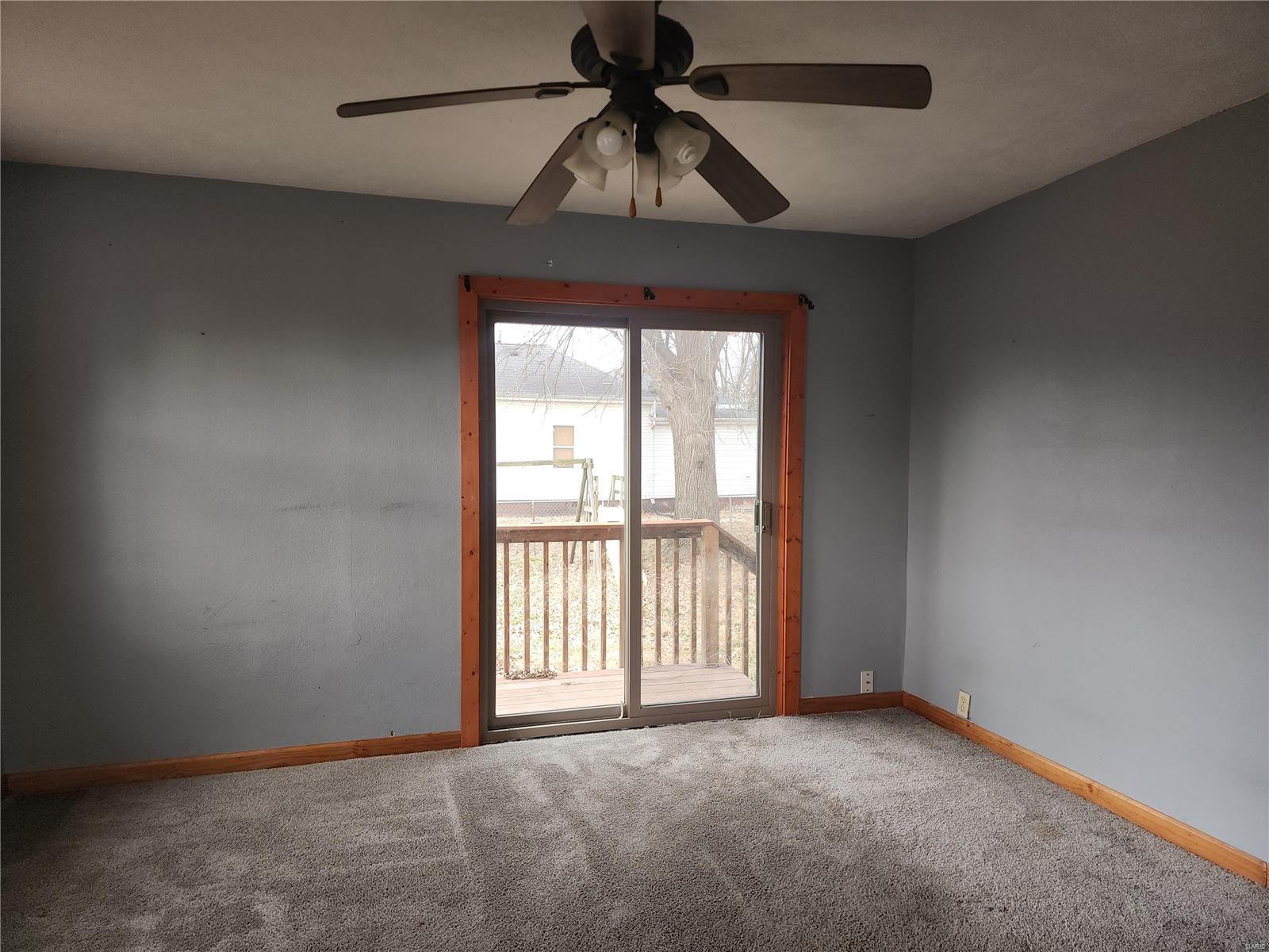 345 East North Street Roodhouse, IL 62082 - Photo 10 of 29