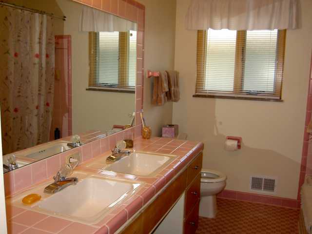 3328 Colchester Road Columbus, OH 43221 - Photo 9 of 15