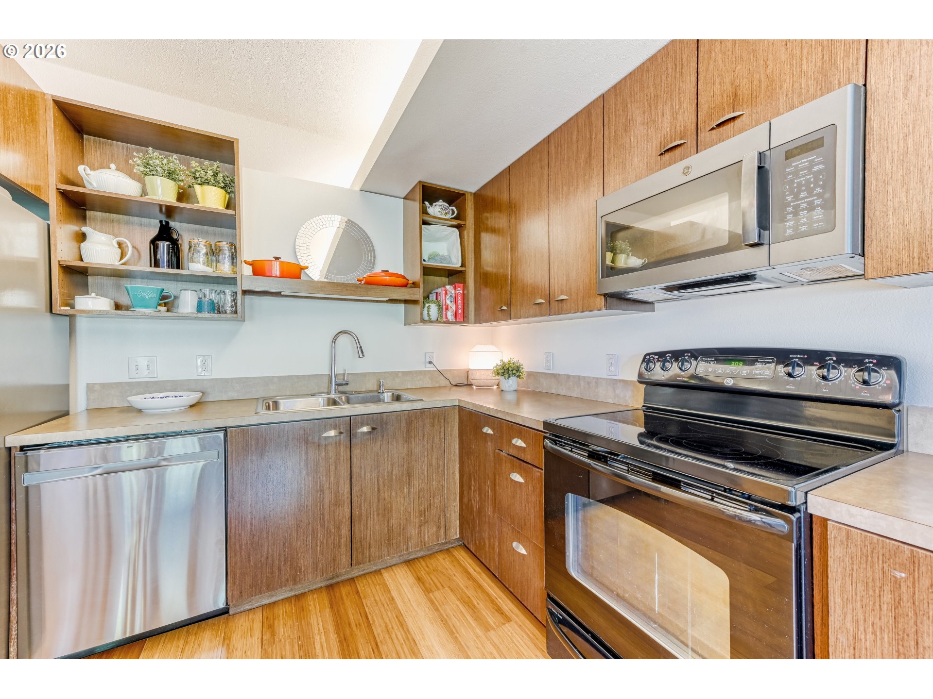 3970 North Interstate Avenue, Unit 307 Portland, OR 97227 - Photo 12 of 23 Kitchen