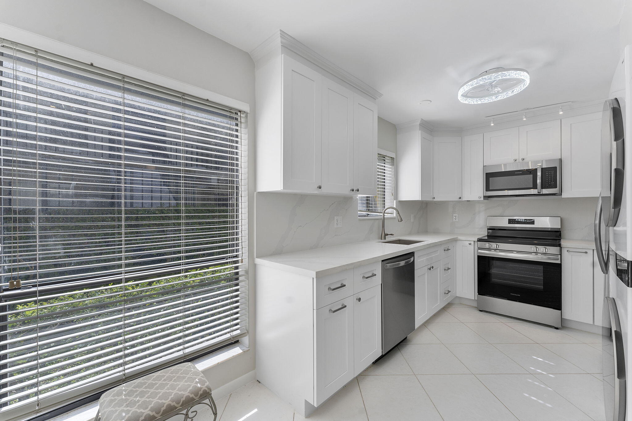 159 Northwest 70th Street, Unit 603 Boca Raton, FL 33487 - Photo 7 of 35 21-web-or-mls-DSC09926