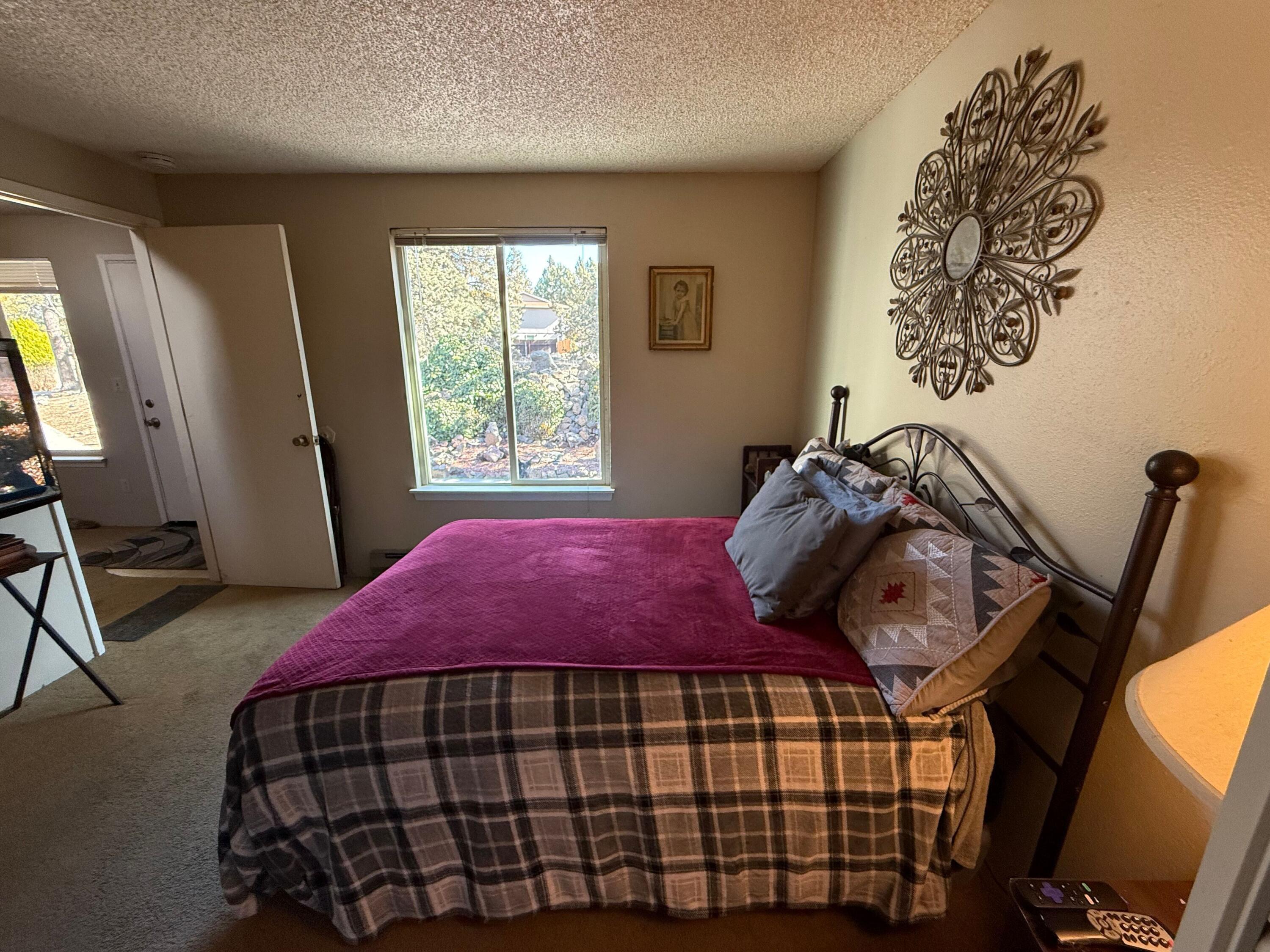 1700 Northeast Wells Acres Road, Unit 3 Bend, OR 97701 - Photo 11 of 15 IMG_0310