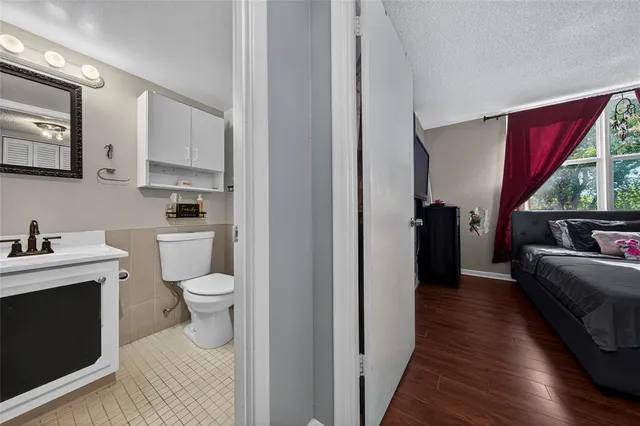 $260,000 | 1800 North Andrews Avenue, Unit 2F, Fort Lauderdale, FL 33311