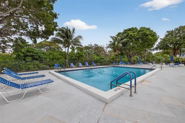 $260,000 | 1800 North Andrews Avenue, Unit 2F, Fort Lauderdale, FL 33311