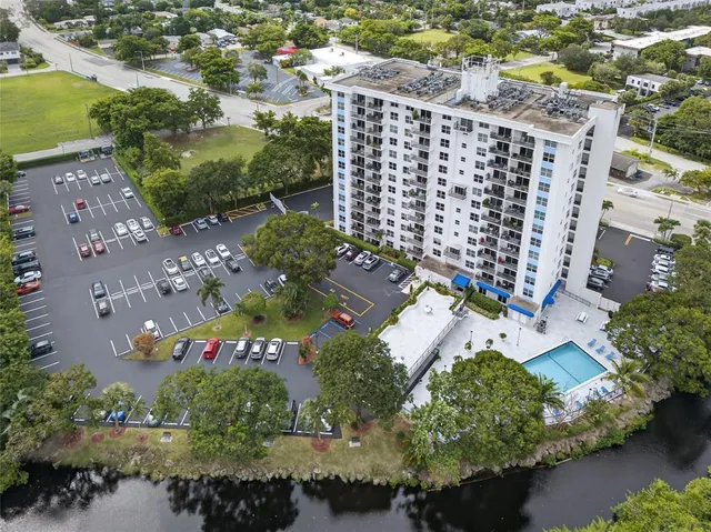 $260,000 | 1800 North Andrews Avenue, Unit 2F, Fort Lauderdale, FL 33311