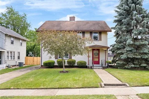 $239,900 | 206 Bachtel Street Southeast, North Canton, OH 44720