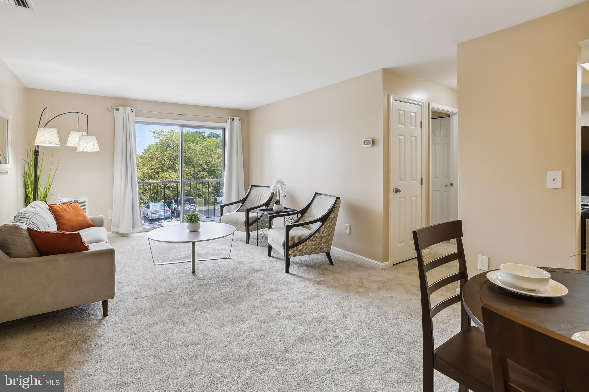 14800 Rydell Road, Unit 201 Centreville, VA 20121 - Photo 12 of 31 New Carpet throughout!