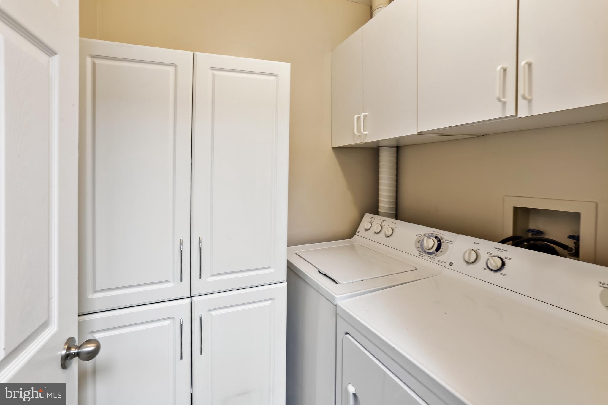 14800 Rydell Road, Unit 201 Centreville, VA 20121 - Photo 25 of 31 Full Size Washer and Dryer in the Unit!