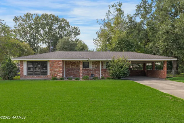 $230,000 | 204 Karen Drive, Lafayette, LA 70503