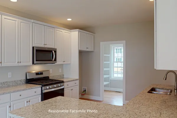$674,544 | 83 Lantern Drive, Sandown, NH 03873