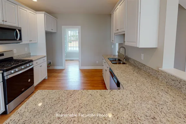 $674,544 | 83 Lantern Drive, Sandown, NH 03873