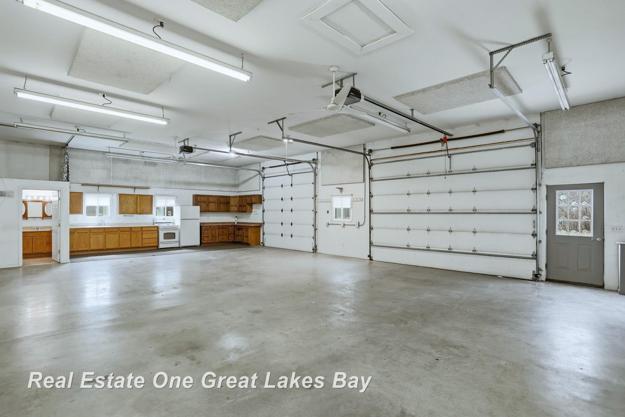 7205 Trinklein Road Saginaw, MI 48609 - Photo 50 of 81 50202618-ecfd6307-9cad-4cc4-87ce-62873c2fea64.JPG