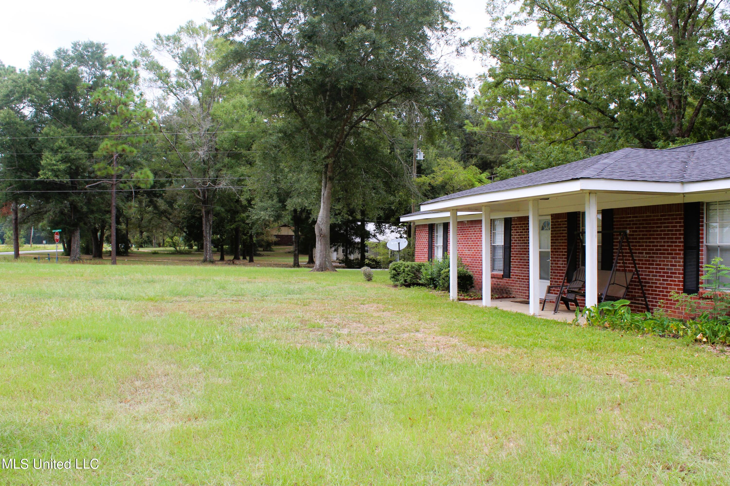 2268 River Road Lucedale, MS 39452 - Photo 3 of 20 IMG_9236