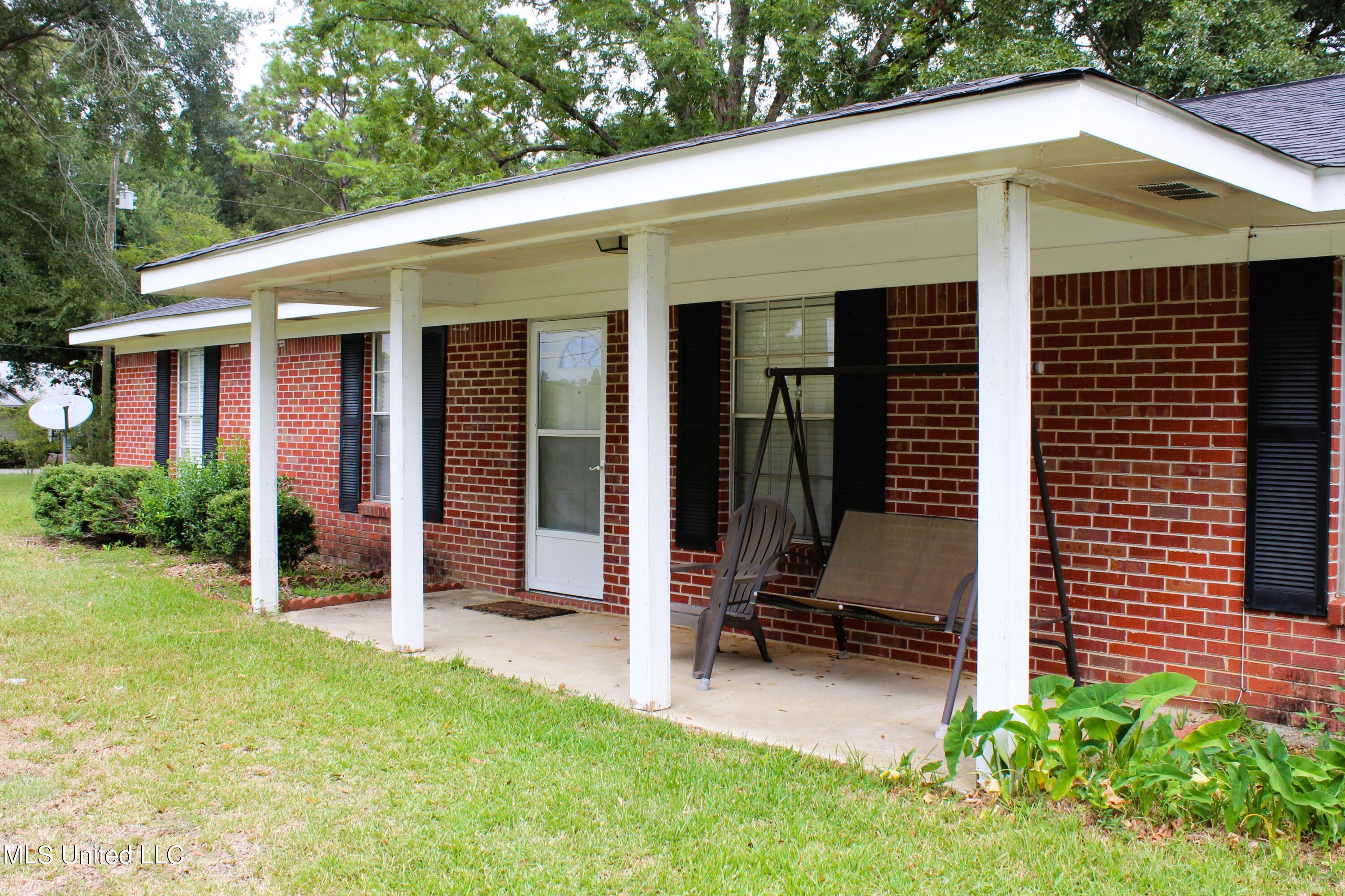 2268 River Road Lucedale, MS 39452 - Photo 4 of 20 IMG_9271