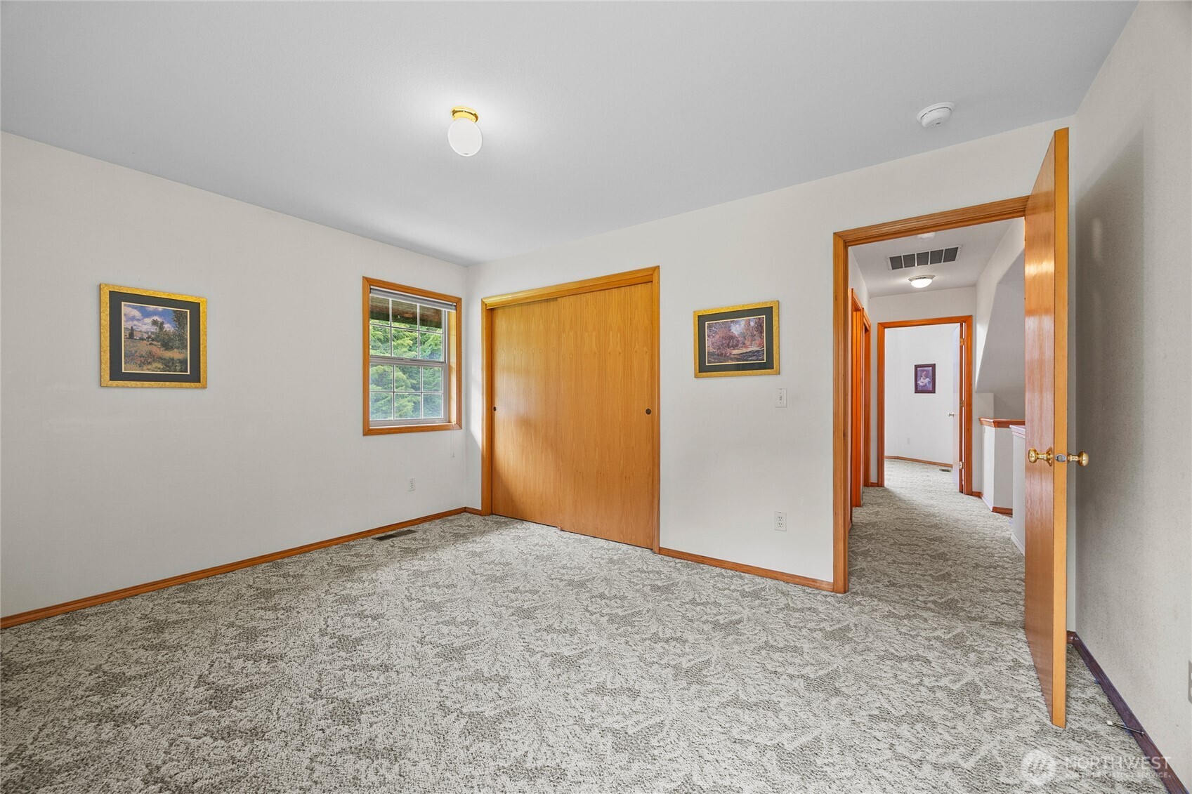 122 Ridge View Drive Randle, WA 98377 - Photo 31 of 40 an empty room with windows and closet