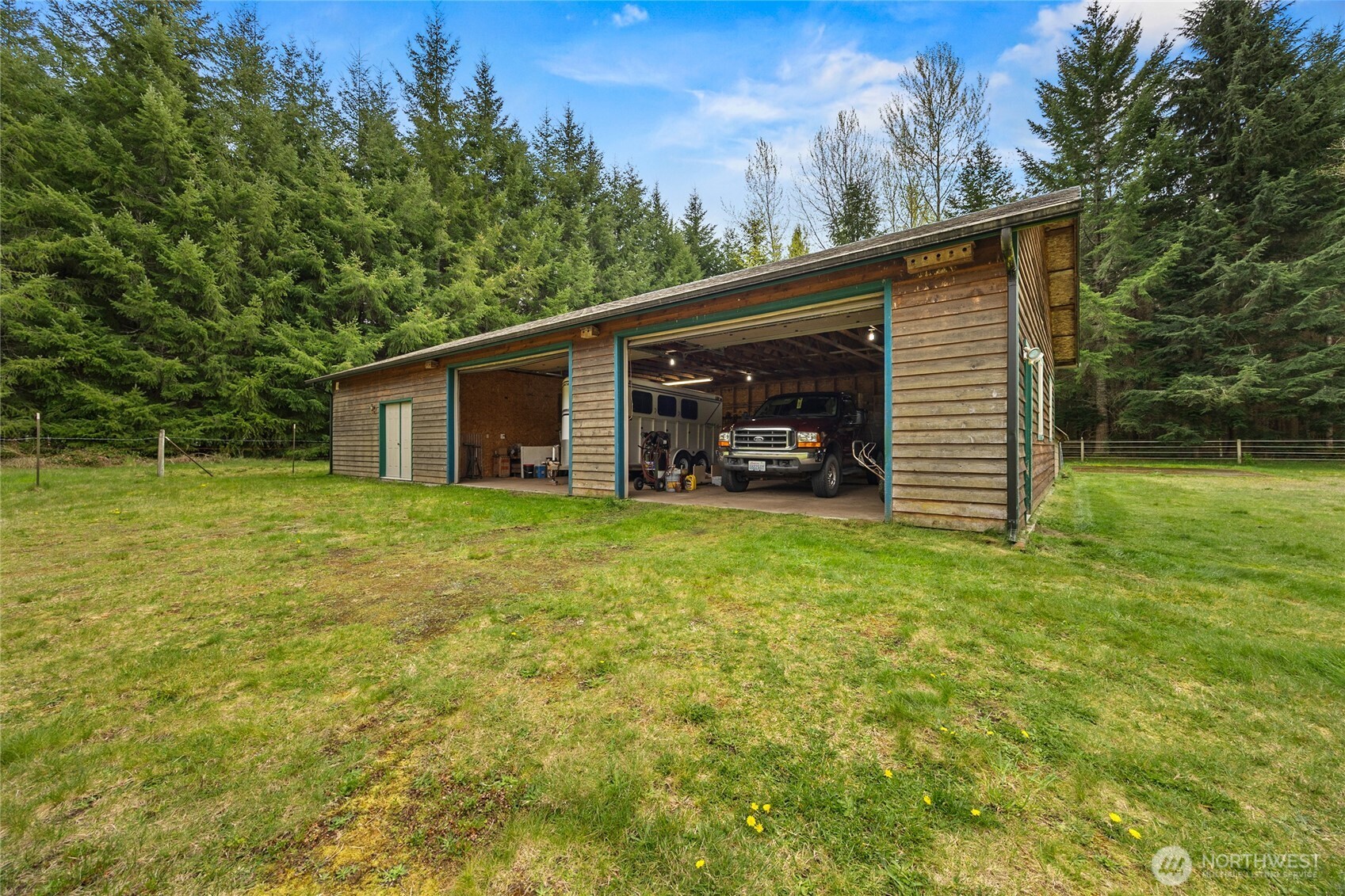 122 Ridge View Drive Randle, WA 98377 - Photo 33 of 40 a view of a house with backyard and garden