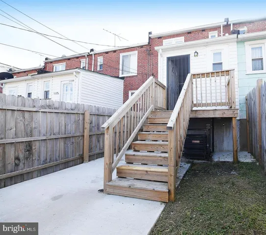 a view of a large white building