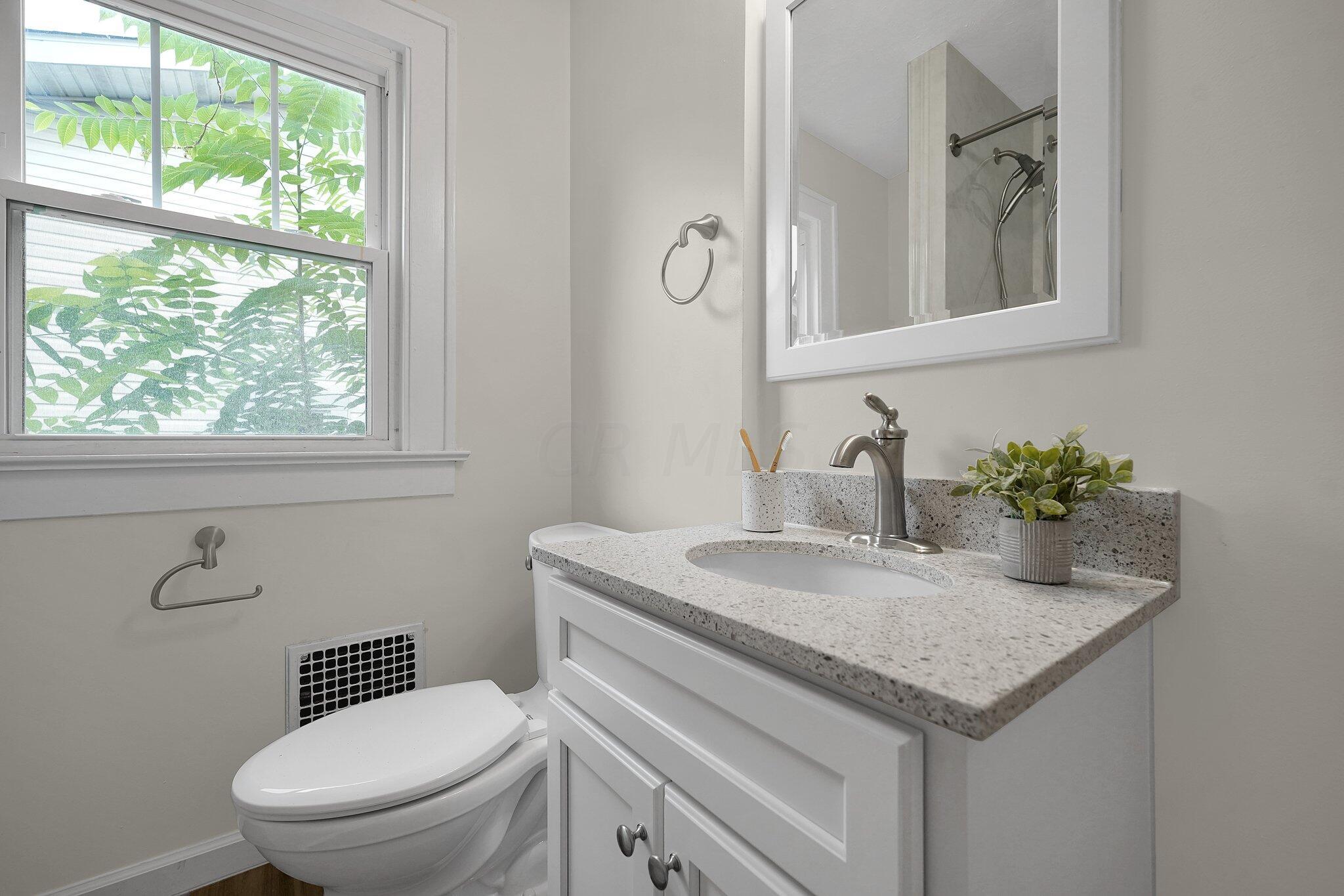 203 East Pacemont Road Columbus, OH 43202 - Photo 25 of 38 27-web-or-mls-203-e-pacemont-rd
