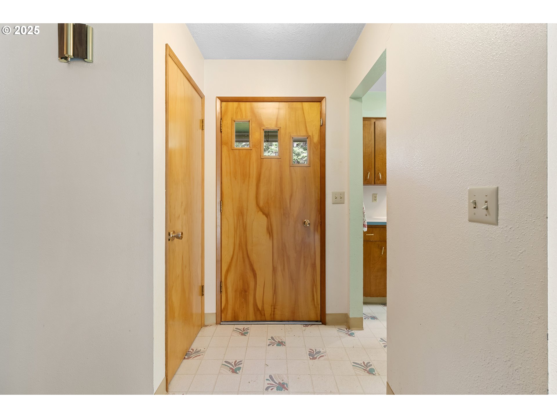 31413 Raymond Creek Road Scappoose, OR 97056 - Photo 2 of 29 Gallery Image 2