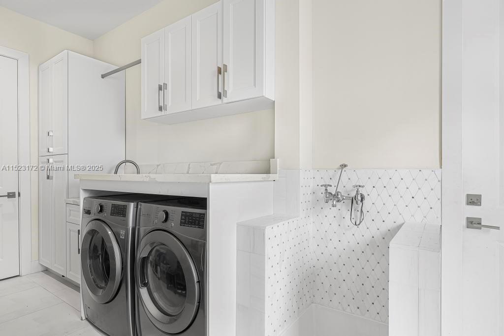 Coral Terrace Miami, FL 33155 - Photo 33 of 51 a utility room with sink dryer and washer