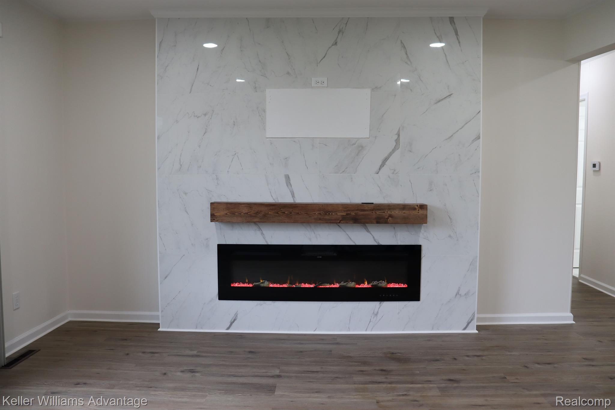 4378 West Carpenter Road Flint, MI 48504 - Photo 4 of 21 Gallery Image 4