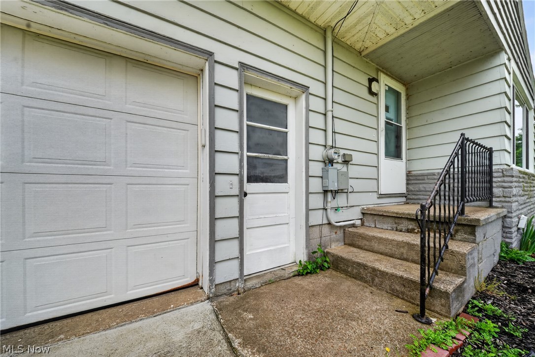2744 Austinburg Road Ashtabula, OH 44004 - Photo 2 of 32