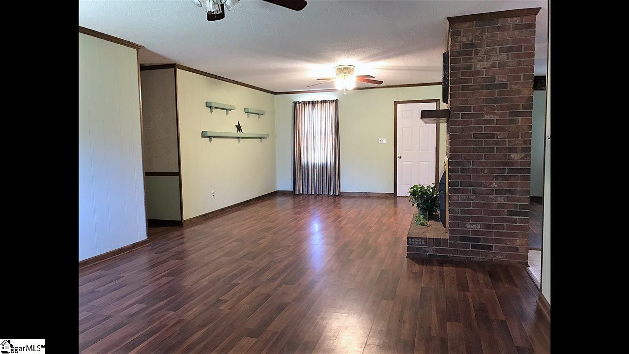 550 Jordan Road Lyman, SC 29365 - Photo 5 of 22 Truly a GREAT room