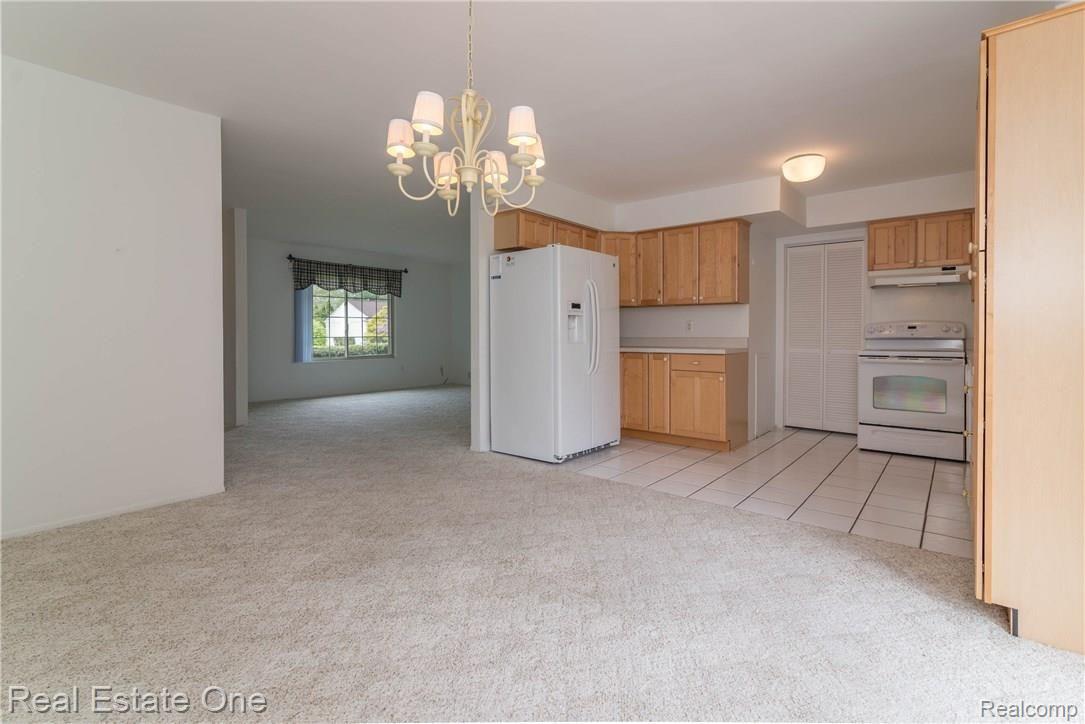 612 Ridge Road Walled Lake, MI 48390 - Photo 14 of 25 14_22.jpg