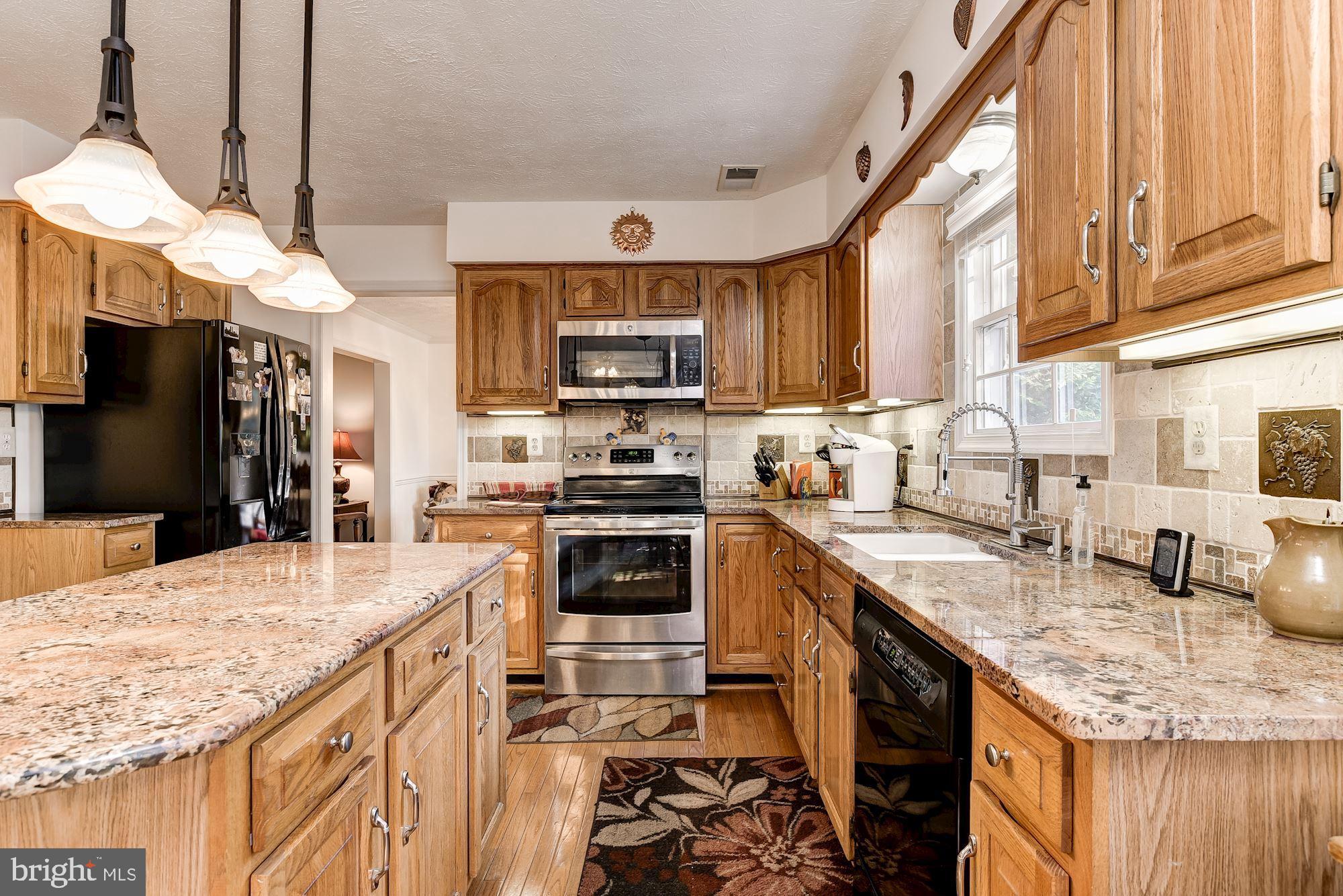 9 Oak Run Road Laurel, MD 20724 - Photo 23 of 63 Granite Counters and Stainless Steel Appliances