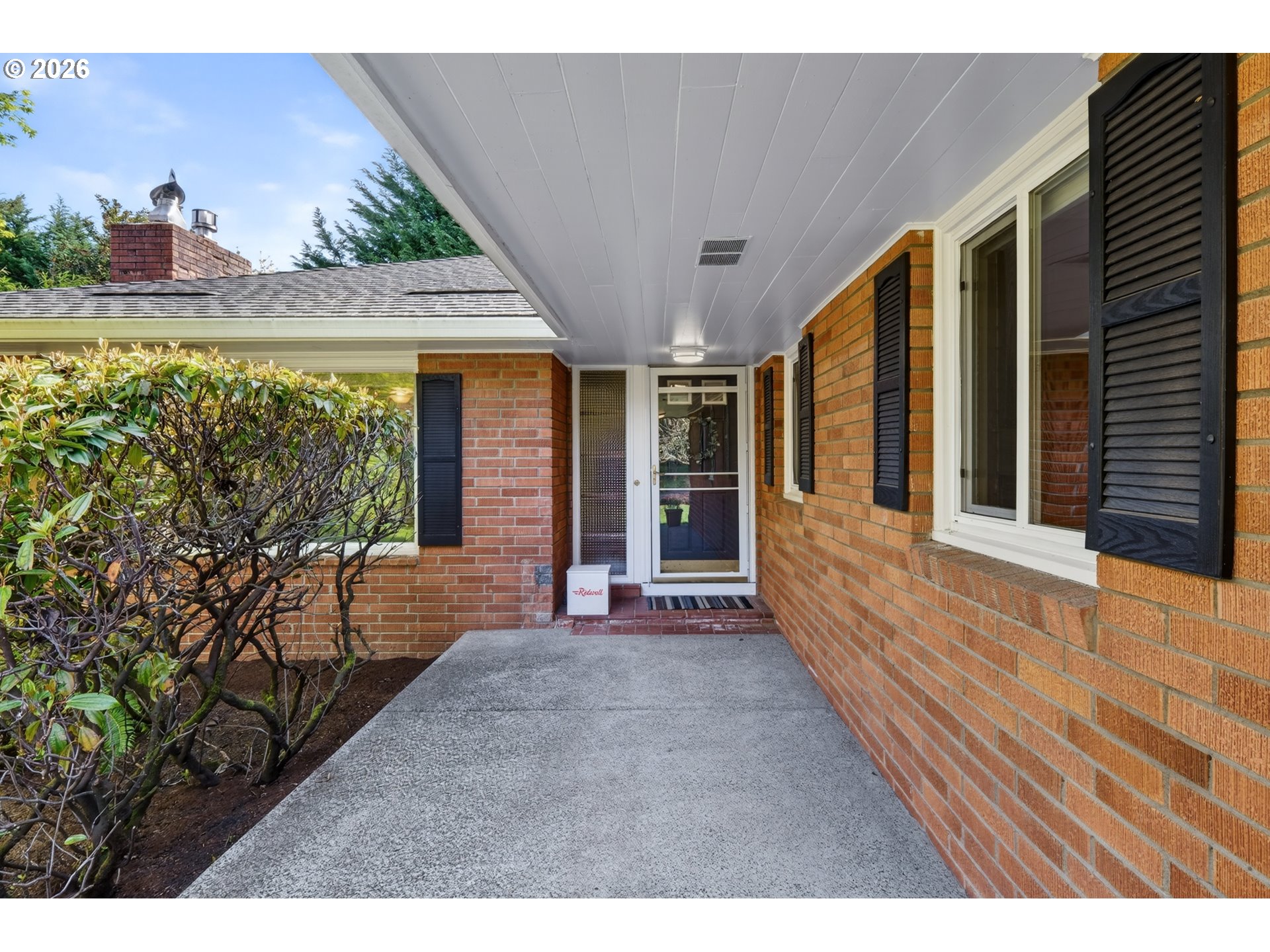1620 Southwest Maplecrest Drive Portland, OR 97219 - Photo 5 of 48 Exterior