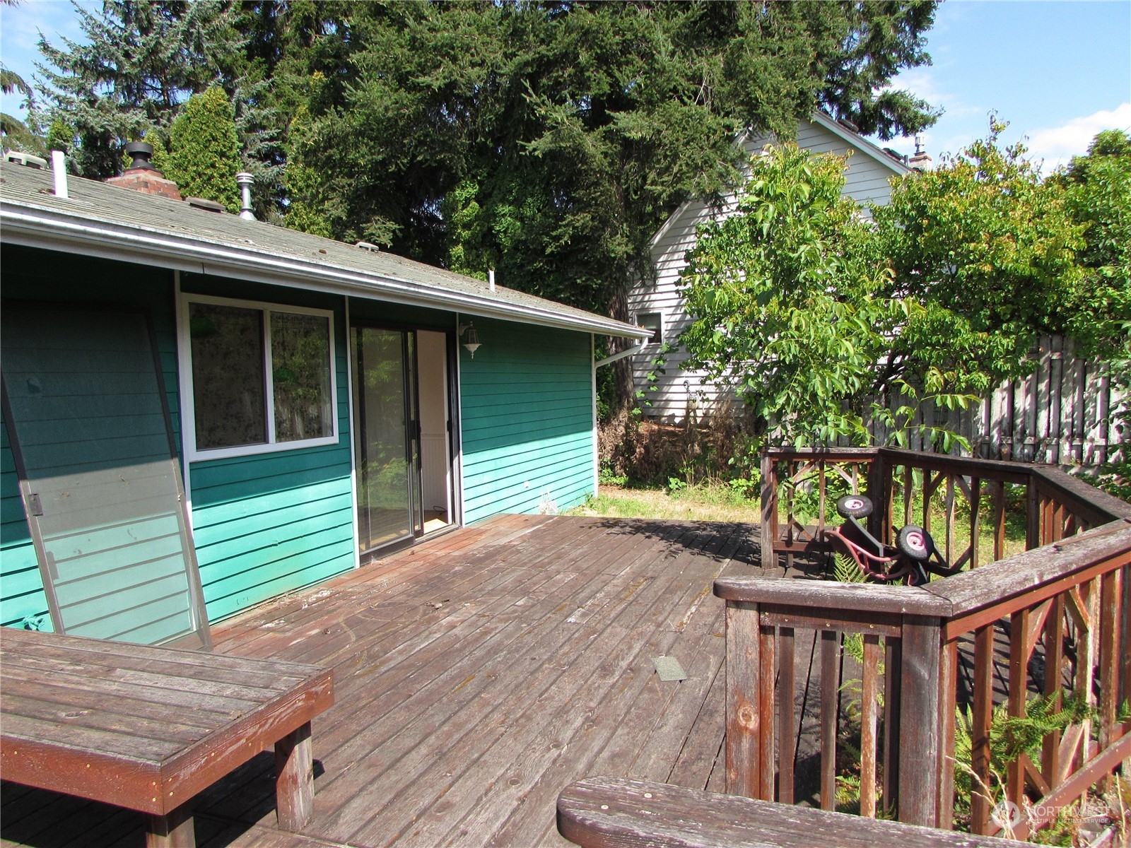 616 212th Street Southwest Bothell, WA 98021 - Photo 17 of 20 a view of outdoor space and deck