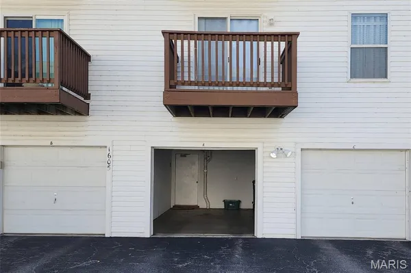 $180,000 | 1605 Forest Springs Lane, Unit A, Ballwin, MO 63021