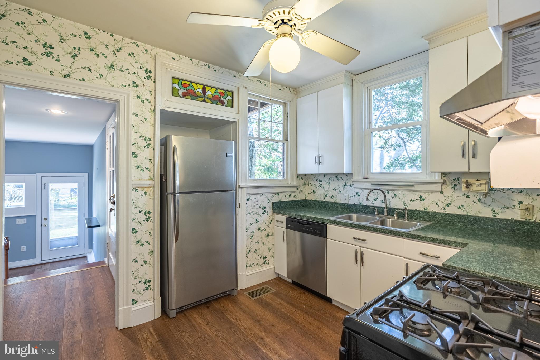 3852 Brook Road Richmond, VA 23227 - Photo 13 of 35 Gallery Image 13