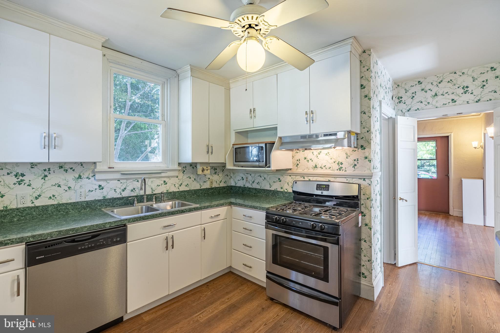 3852 Brook Road Richmond, VA 23227 - Photo 15 of 35 Gallery Image 15