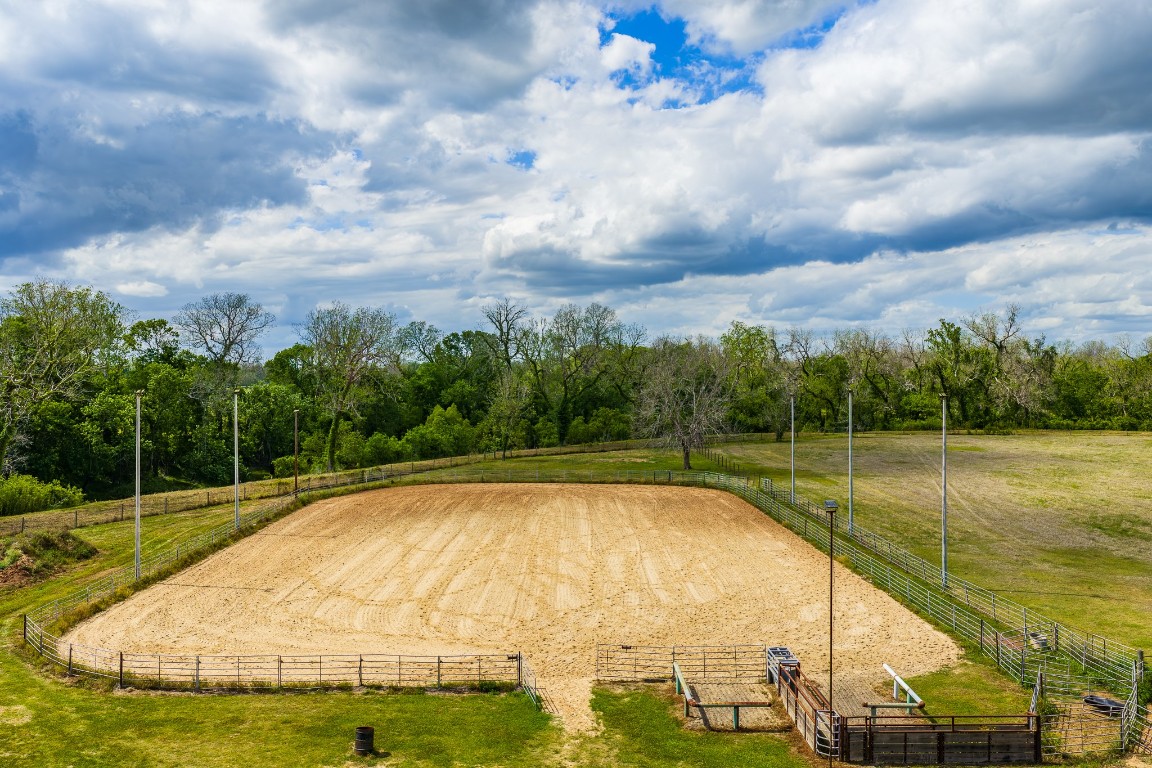 8283 Ashwood Road Van Vleck, TX 77482 - Photo 5 of 17