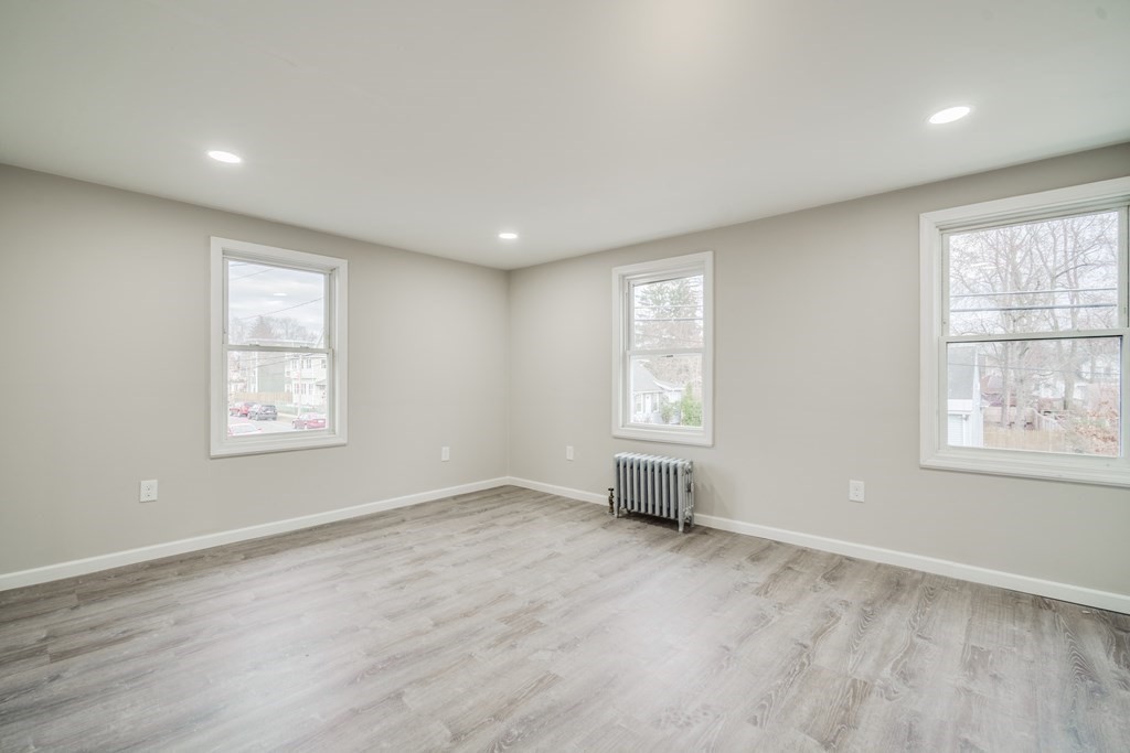 30 Farnsworth Street Springfield, MA 01107 - Photo 16 of 42 Gallery Image 16