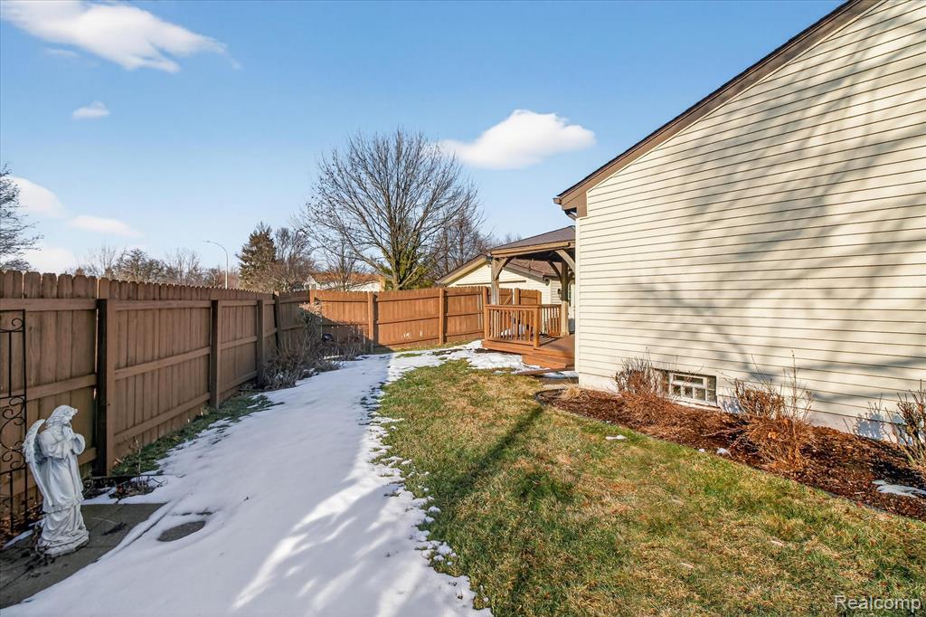 15715 Exeter Court Fraser, MI 48026 - Photo 29 of 32