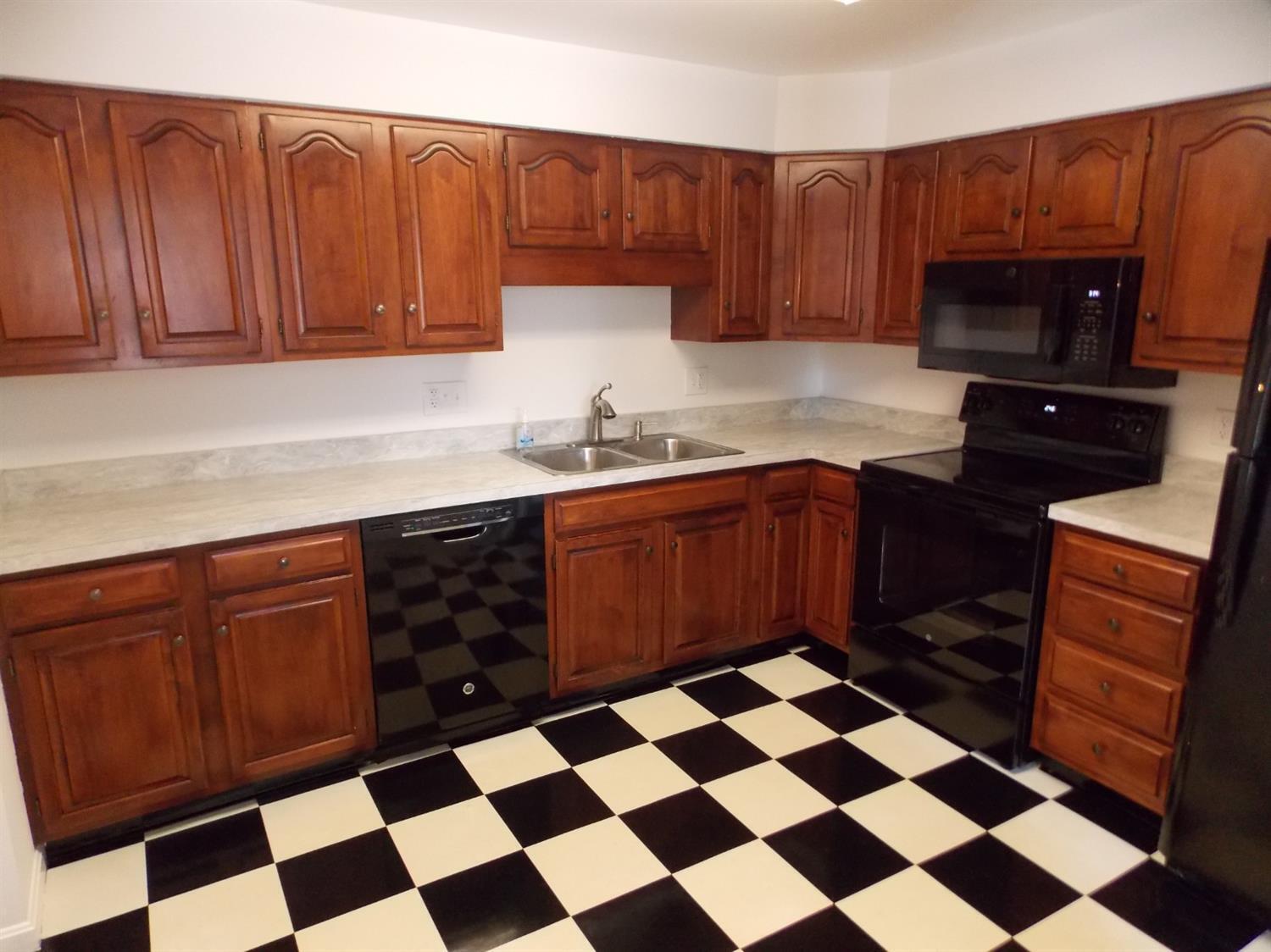 5346 Werk Road, Unit 5 Cincinnati, OH 45248 - Photo 3 of 21 Gallery Image 3