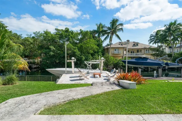 $40,000 | 7155 Los Pinos Boulevard, Coral Gables, FL 33143