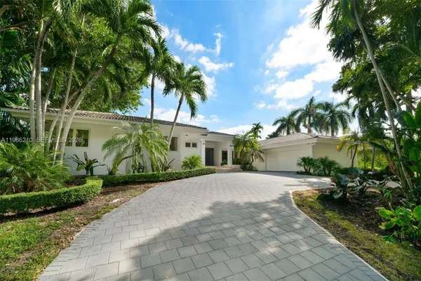 $40,000 | 7155 Los Pinos Boulevard, Coral Gables, FL 33143