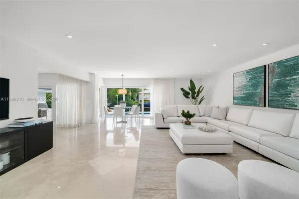 $40,000 | 7155 Los Pinos Boulevard, Coral Gables, FL 33143